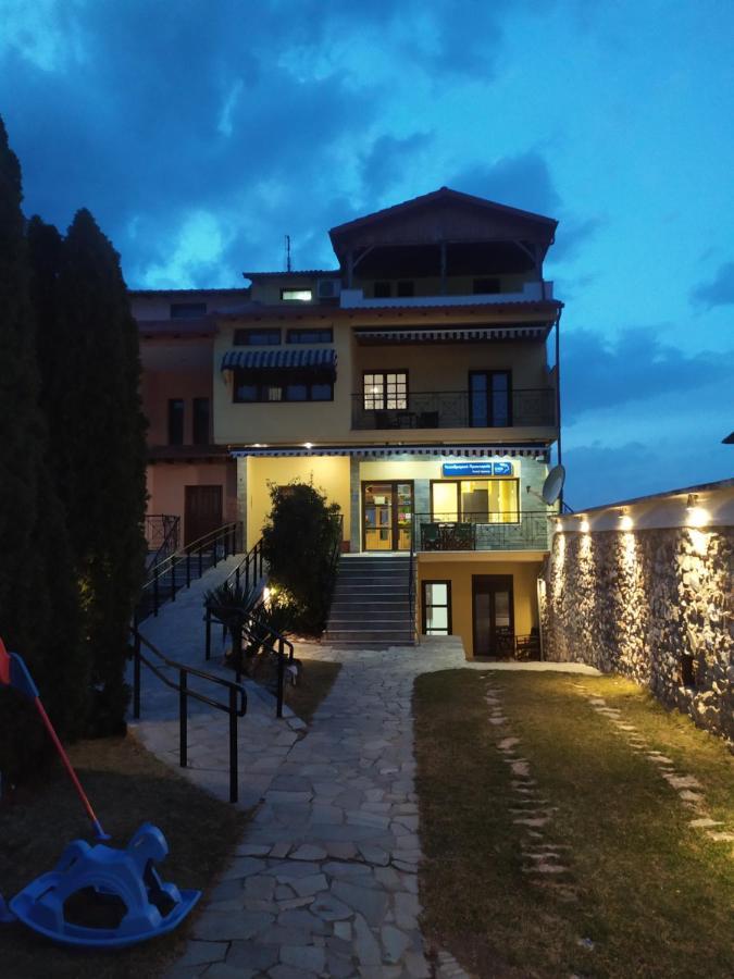 Smallhotel - Vevi Exteriör bild
