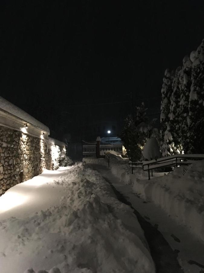 Smallhotel - Vevi Exteriör bild