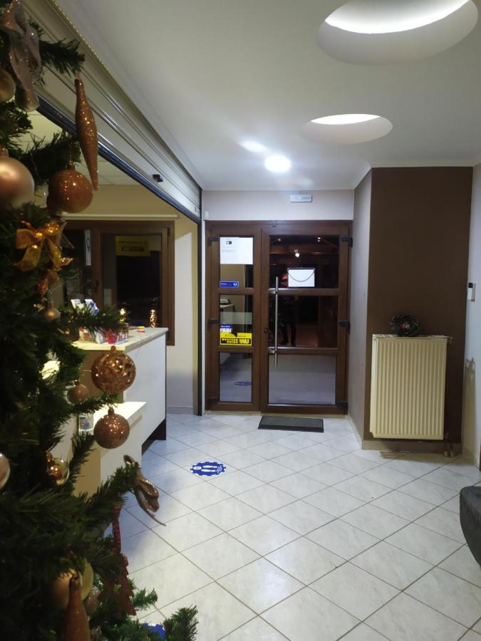 Smallhotel - Vevi Exteriör bild