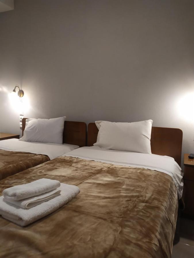 Smallhotel - Vevi Exteriör bild