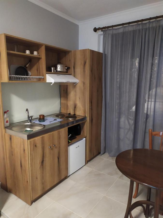 Smallhotel - Vevi Exteriör bild