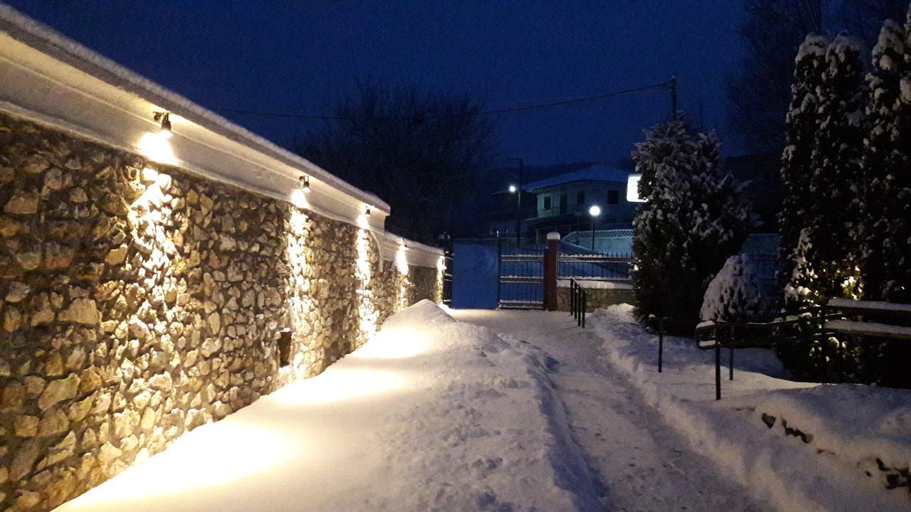 Smallhotel - Vevi Exteriör bild