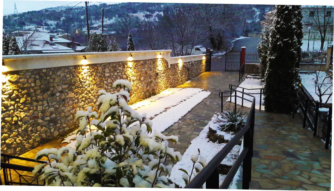 Smallhotel - Vevi Exteriör bild